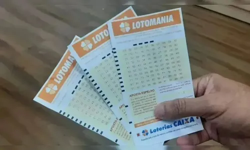 Na Lotomania, o apostador deve escolher 50 números entre 100 disponíveis no volante