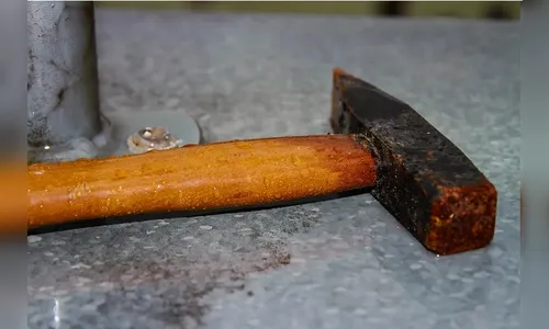 Motorista é atacado com martelo enquanto dirigia no centro de Jandaia do Sul