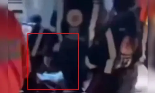 Homem morre fazendo sexo com travesti em motel após tomar tadalafila