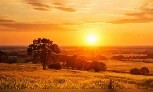 Sol entre nuvens marca sexta-feira (3) em Ivaiporã e região