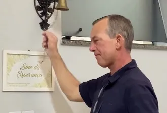 Vereador de Apucarana faz última sessão de quimioterapia e celebra vitória contra câncer