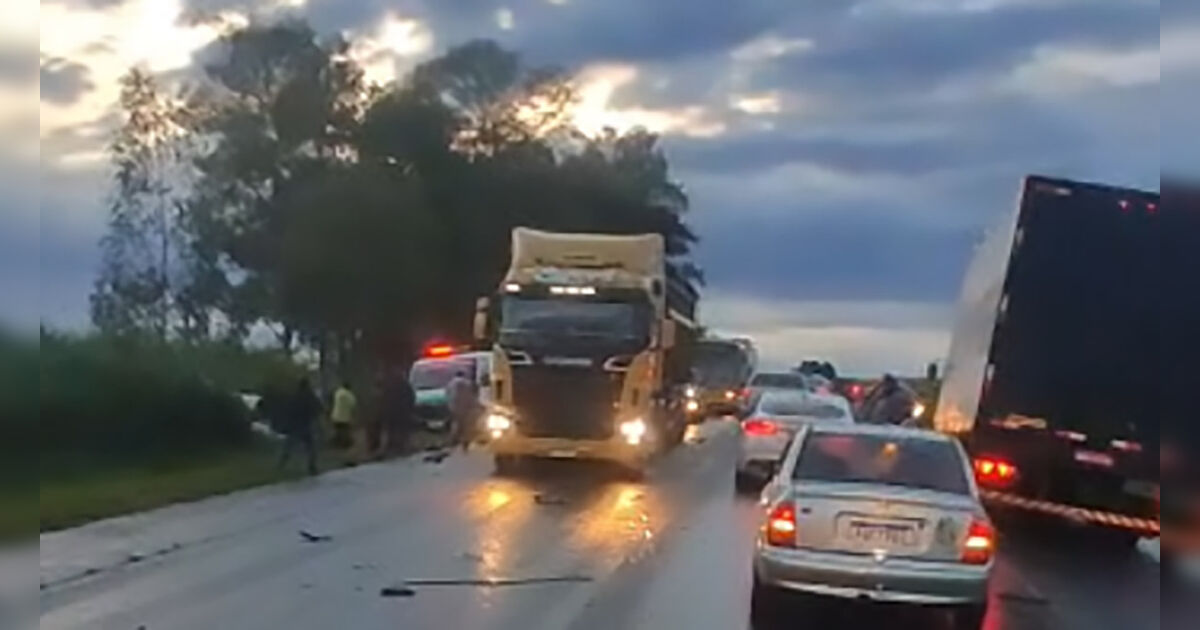 Acidente com carro da saúde de Jardim Alegre deixa motorista e três pacientes feridos