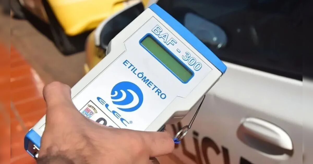 Motorista é preso por embriaguez após atingir portão do Centro da Juventude em Ivaiporã