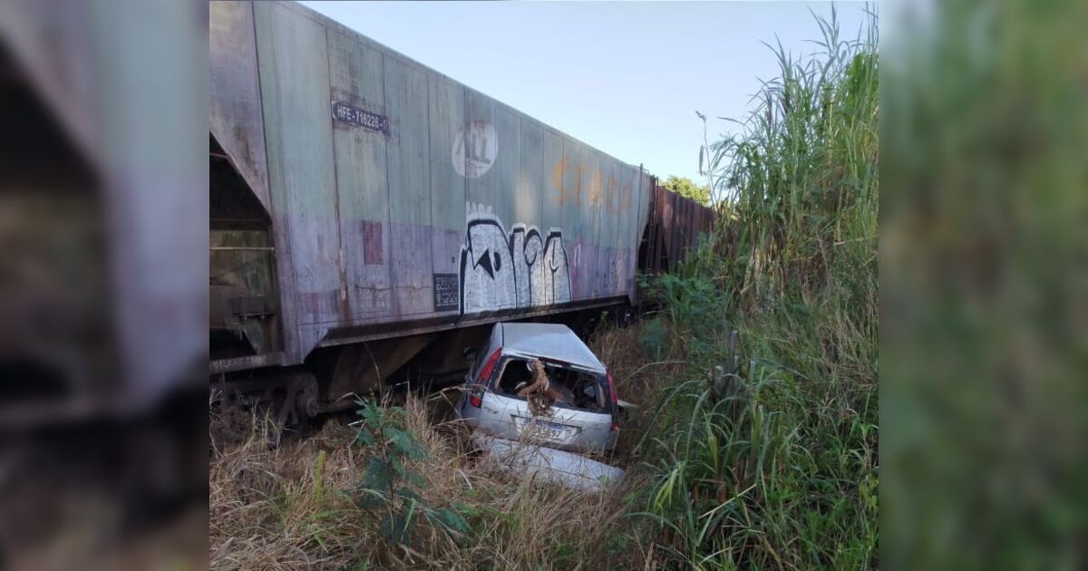 Acidente entre carro e trem deixa motorista ferido em Jandaia do Sul