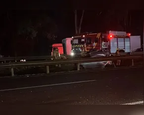 Jovem morre em capotamento na BR-376 em Mauá da Serra e pai socorrista reconhece o filho