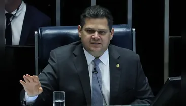 Alcolumbre promulga Lei da Dosimetria, que beneficia Jair Bolsonaro
