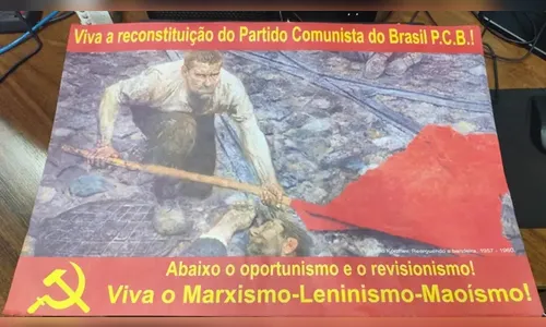 PM impede colagem de cartazes comunistas em pontos de ônibus no Paraná