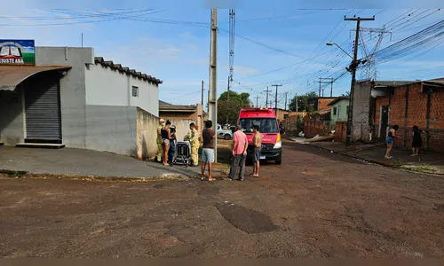 Motociclista cai e fica ferido após tentar desviar de cachorro em Apucarana