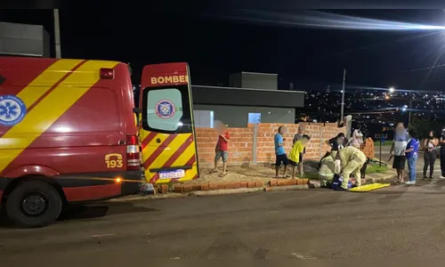 Colisão entre moto e bicicleta deixa adolescente e jovem feridos em Apucarana