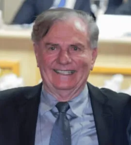 Médico ginecologista e ex-deputado estadual Felipe Lucas, de 81 anos