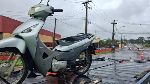 Motocicleta Honda Biz era ocupada por mãe e filha