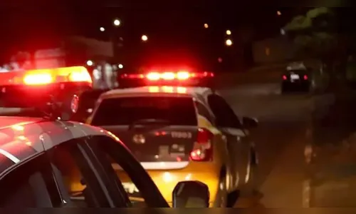 PM flagra motorista com bebidas no carro após denúncia de direção perigosa