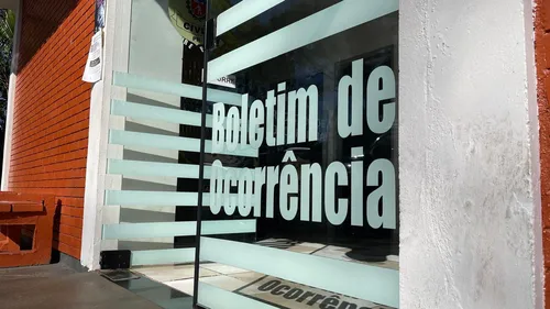 O homem foi encaminhado para a delegacia de Apucarana