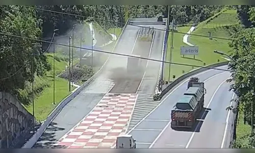 Uso de área de escape na BR-376 salva motorista após falha mecânica no PR