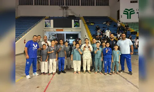Atletas de Apucarana se destacam no Campeonato Estadual de Karatê e conquistam medalhas