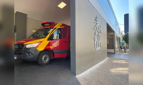 Trabalhador fica ferido após cair de escada durante manutenção em empresa