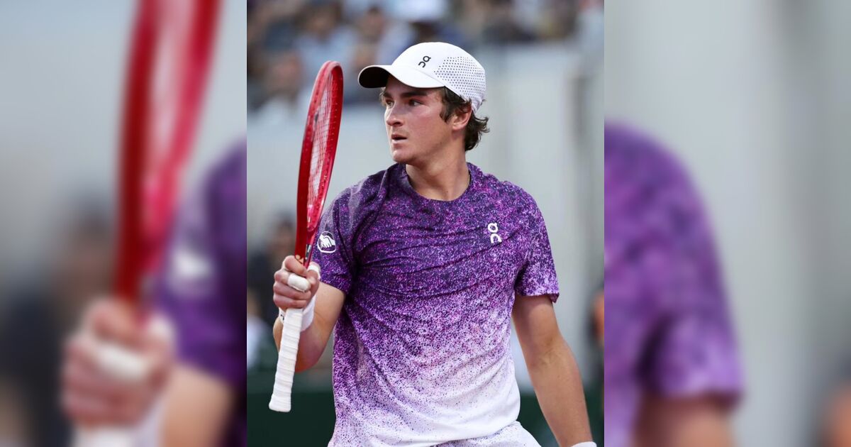 Em virada histórica, João Fonseca bate Djokovic e avança às oitavas de Roland Garros