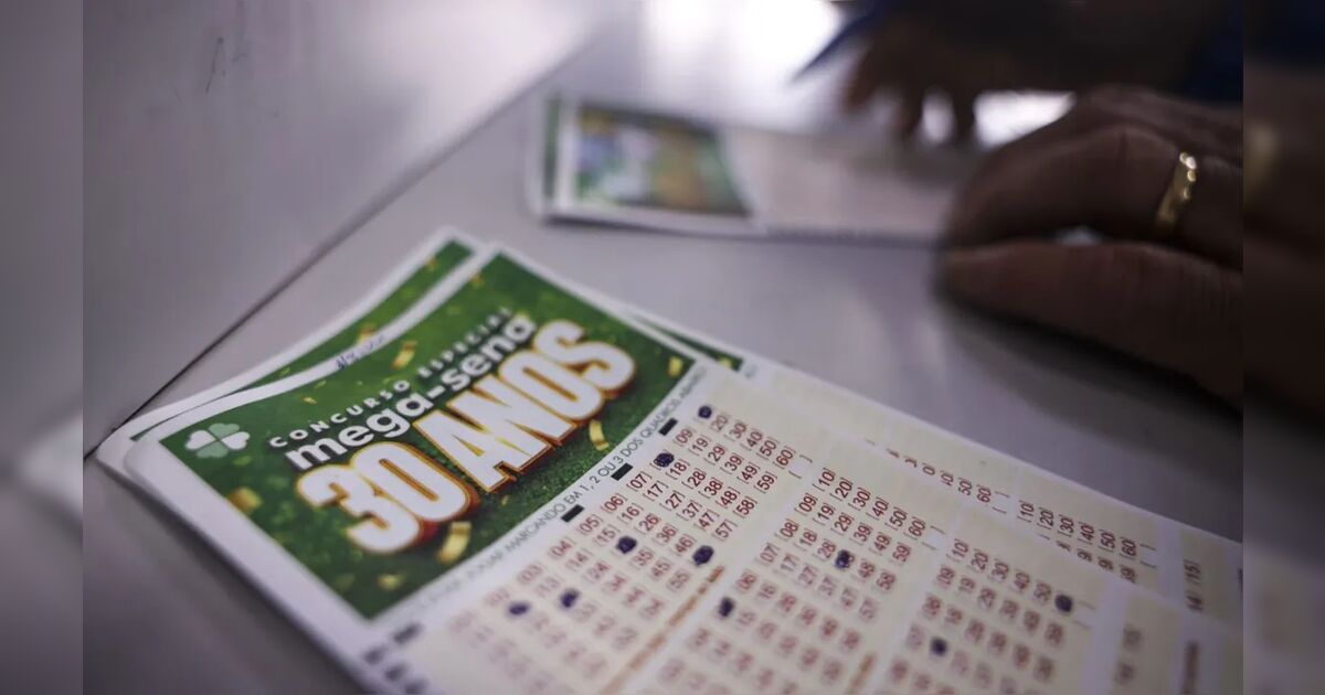 Mega-Sena de 30 anos sorteia prêmio de R$ 336 milhões; veja as dezenas