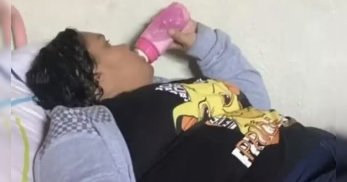 Mulher de 37 anos que fingiu ter 12 ganhou festa infantil e tratamento com Mounjaro