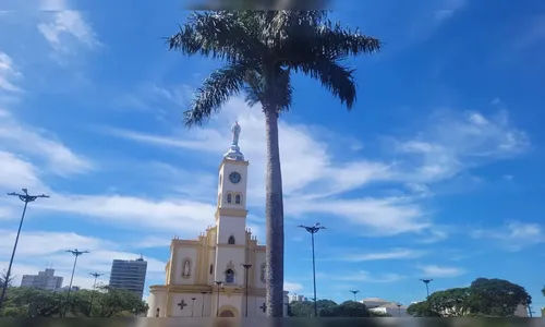 As temperaturas alcançam a máxima de 23°C à tarde
