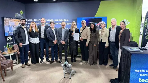 Autoridades formalizam parceria entre Maringá e Ivaiporã para ampliar projetos de inovação e tecnologia /