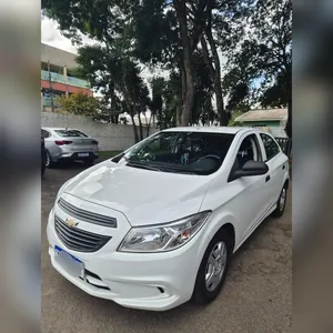 Carro oficial furtado é flagrado operando como veículo de aplicativo na região