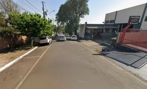 De acordo com a Polícia Militar (PM), a ocorrência foi registrada por volta das 18h14 na área central da cidade
