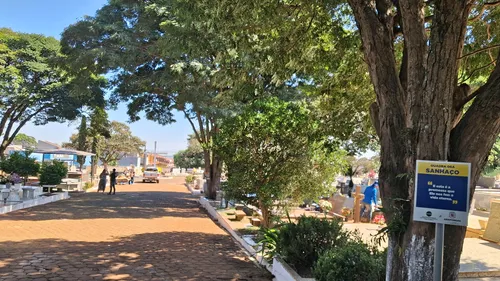 Sepultamentos acontecem no Cemitério Municipal