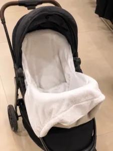 Trio usa carrinho de bebê vazio para distrair funcionários e furtar duas lojas na Avenida Curitiba em Apucarana