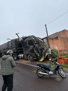 Acidente na Rua Papagaio Verdadeiro