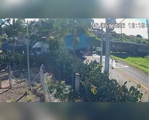 Grave colisão entre carreta e trem deixa um morto no Distrito do Pirapó