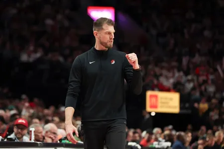 Antes da experiência em Portland, Splitter já havia chamado a atenção no basquete europeu, à frente do Paris Basketball