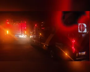 Carro é encontrado em chamas durante a madrugada no centro de Apucarana