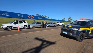 Engavetamento com cinco veículos deixa motorista ferido em Apucarana