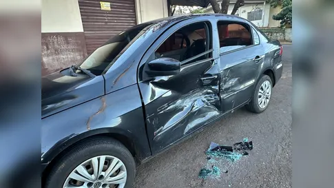 Motorista de aplicativo fica ferido após acidente de trânsito em Apucarana