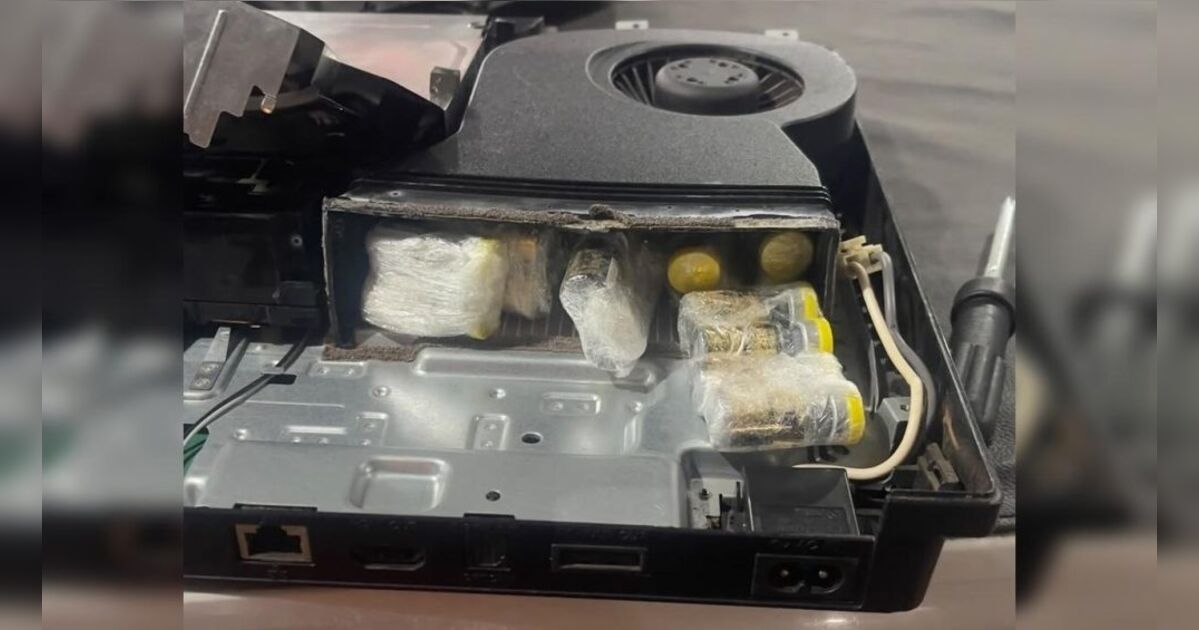 Rotam apreende remédios clandestinos ocultos em console de videogame no PR