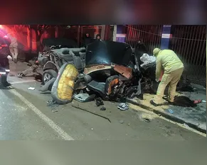 Passageira de carro que colidiu violentamente contra poste morre no hospital em Arapongas