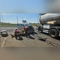 Acidente entre carro e carreta mobiliza socorro na BR-369 em Arapongas
