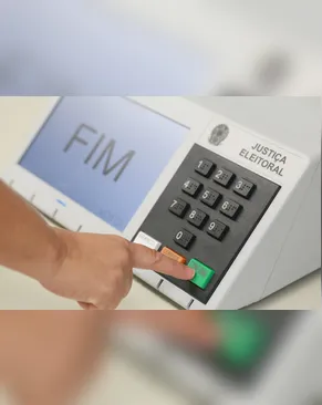 Mesmo com horário estendido, TSE divulga primeiros números da disputa entre Lula e Flávio Bolsonaro