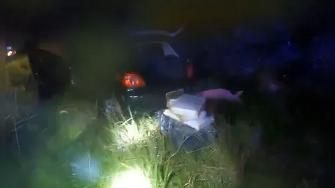 Vídeo mostra perseguição que terminou com capotamento e apreensão de drogas no PR