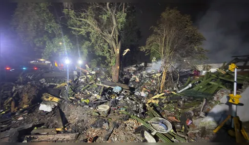 Corpo de idoso é achado sob 3 metros de entulho um dia após incêndio no PR