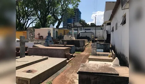 Falta de vagas em cemitérios deixa seis corpos em câmaras frias em Foz do Iguaçu