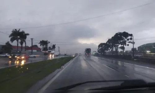 Inmet alerta para chuvas fortes em Arapongas, Apucarana e região neste domingo (13)