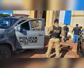 Mulher pula muro de casa pedindo pelo ex em Apucarana e PM é chamada