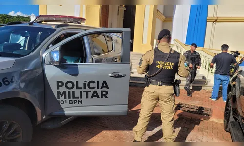 Mulher pula muro de casa pedindo pelo ex em Apucarana e PM é chamada