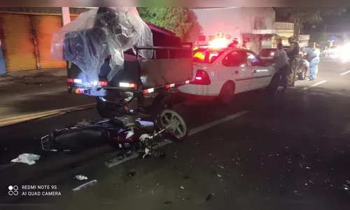 Motociclista fica ferido em engavetamento com três veículos