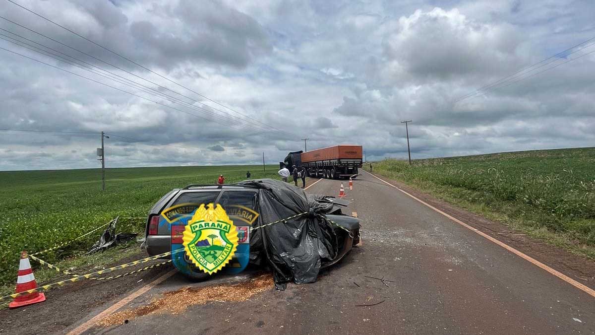 Homem morre em colisão entre carro e carreta na PR-160, em Sertaneja