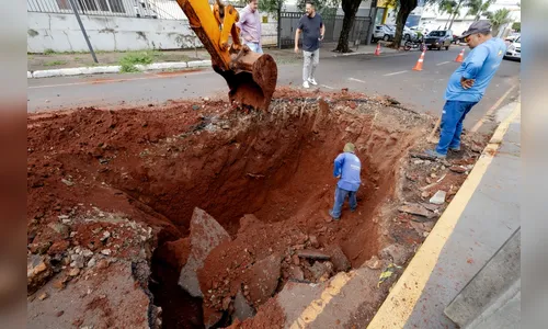 Obra provoca interdição na Rua Clotário Portugal em Apucarana