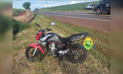 Acidente na PR-855 entre carro e moto deixa duas pessoas feridas