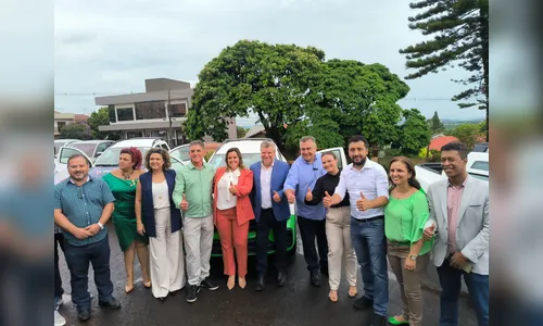 Beto Preto entrega veículos e reforça parceria com municípios